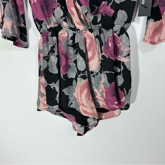 NWT Lulu’s What's Bloomin' Black Floral Print Romper - Picture 4 of 12
